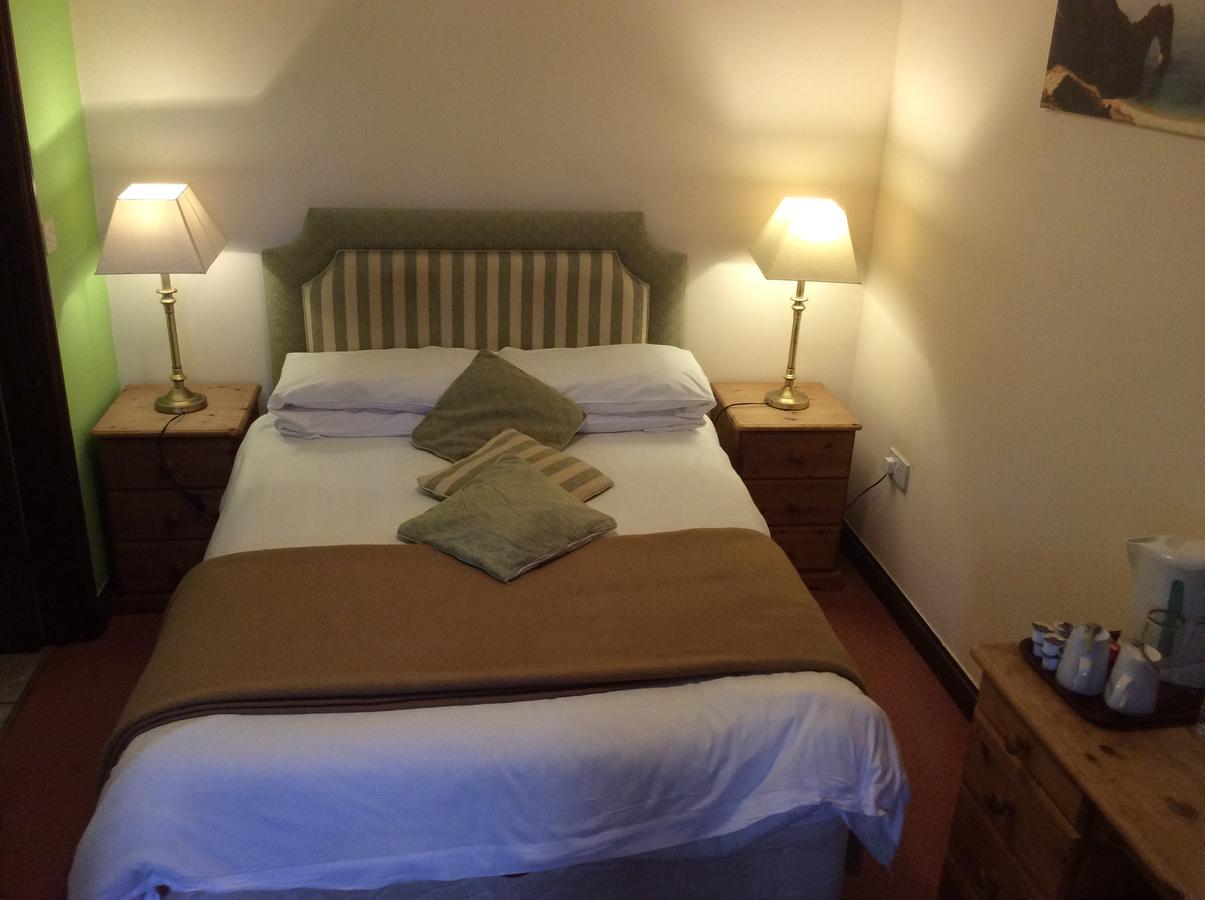 Hunters Moon Hotel Buckland Newton Exterior photo
